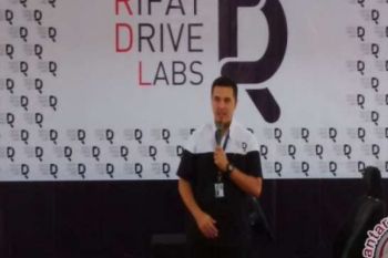 Rifat Sungkar Resmikan Rifat Drive Labs