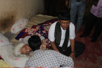 Bupati Agam Kunjungi Warga Berusia 107 Tahun
