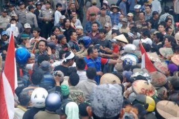 Kubu Pro-Kontra Pabrik Semen Bertemu di PTUN