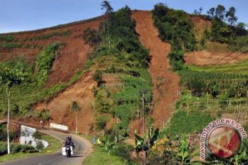 Di Atas Tebing, Puluhan Rumah di Wonosobo Rawan Longsor