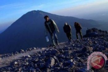 250 Personel Dikerahkan Cari Mahasiswa Pendaki Sindoro