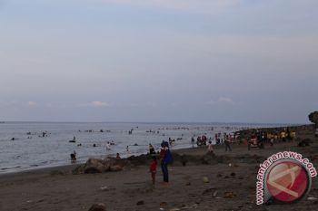 Pantai Ujong Blang Tercemar Limbah Kulit Kelapa