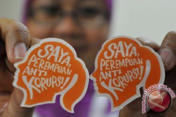 Spanduk Raksasa di KPK Ajak Perempuan Lakukan Pencegahan Korupsi