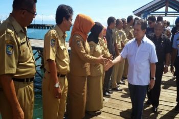 Gubernur Sarundajang: Indonesia adalah bangsa ajaib 