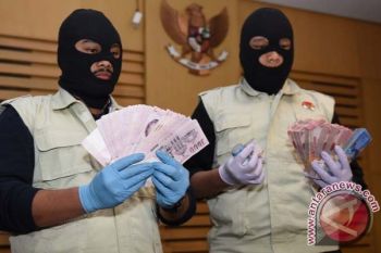 Sekjen DPR Diperiksa KPK Terkait Kasus Suap Adriansyah