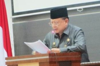 Bupati Anambas Sampaikan LKPj 2014
