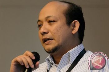 Novel Jalani Rekonstruksi di Pantai Panjang Bengkulu