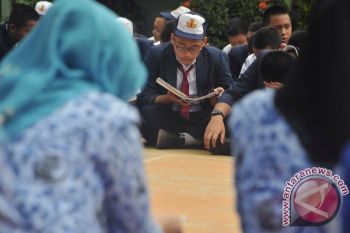 Legislator: "sekolah sehari penuh" harus diuji coba 