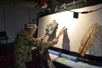  Wayang Kulit Bali Dipentaskan Di Amerika
