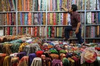 Industri Manufaktur Besar dan Sedang Alami Penurunan