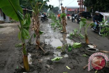 Warga Sumbang Koin Rp4 Juta, Sindir Pemkab Batang