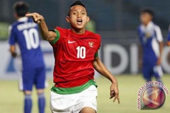 Muchlis bersama empat pemain seleksi PSM