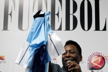 Legenda Pesepak Bola Pele Tinggalkan Rumah Sakit