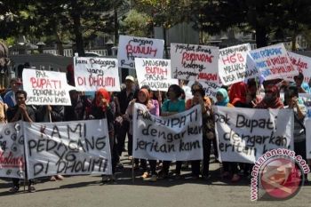 Mediasi Pedagang Pasar Kliwon dengan Bupati Buntu
