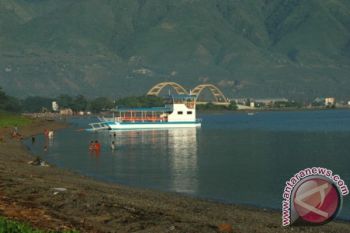 10.000 Warga Mengaji Massal Di Pantai Talise