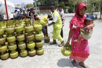 Operasi Pasar Elpiji Diserbu Ratusan Masyarakat Solo