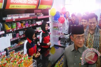 Alfamart Berikan Pendidikan Ritel Kepada Siswa SMK