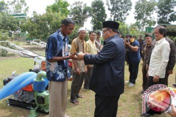 Dirman Harap Alat Pertanian Mampu Tingkatkan Kinerja Petani