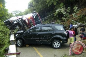 Jalur Sumbar-Riau Terputus Sudah Dapat Dilalui