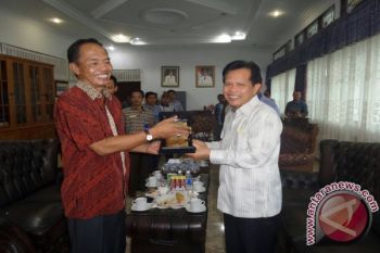Bupati Tapin Belajar Integrasi Perkebunan Sawit Di Kobar