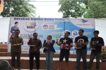 Garuda-GKM Gagas 1.000 Buku Tulis SD