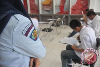 Penghuni Lapas Palembang ikuti UN SD