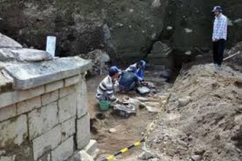 Bangunan Berelief Ditemukan di Situs Liyangan
