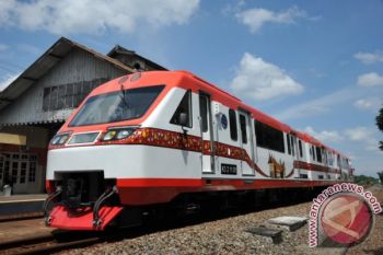 Railbus Padang - Kayu Tanam Kembali Diuji Coba