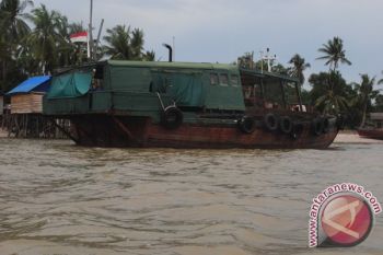 Syahbandar Karimun Periksa Kapal Eks Singapura