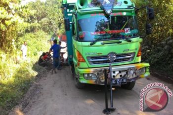 Jalan Trans Sulawesi Ke Morowali Rusak Parah 