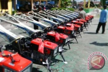 Kementan Penuhi Janjinya Berikan Alsintan Untuk Petani Kobar