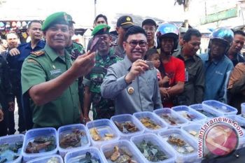 Bupati Kobar Dukung Pedagang Batu Akik 