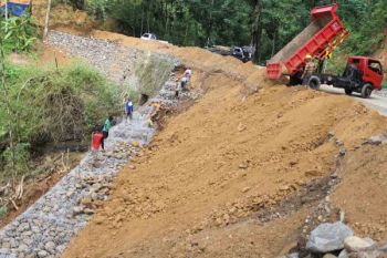 Perbaikan Pondasi Jalan Sirip JLS