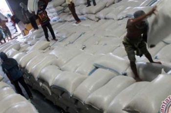 Bulog Riau-Kepri Dapat Pasokan Beras Dari Jawa  