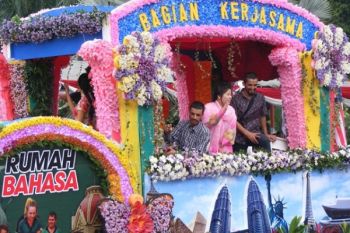 Parade Budaya dan Bunga Surabaya 2015