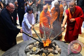 Pengambilan Api Dharma Waisak