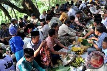 Ratusan Orang Ikuti Upacara Sadranan di Lereng Merapi