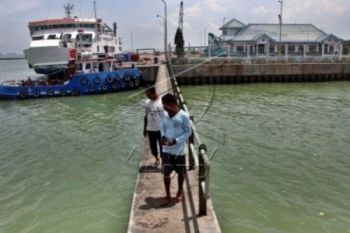Juliari: serahkan pengelolaan pelabuhan kendal pada ahlinya