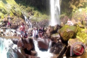 Indahnya Air Terjun Grojogan Sewu 