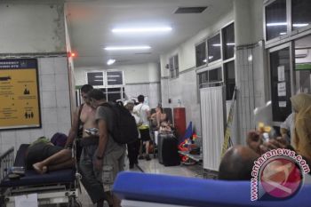 Kapal cepat membawa wisatawan terbakar di Senggigi