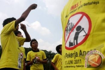 Kemenaker akan kembalikan 16.000 anak ke sekolah