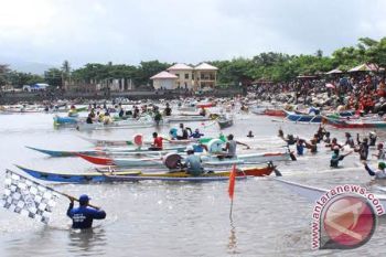 Nelayan Bantaeng mengikuti turnamen lomba perahu 