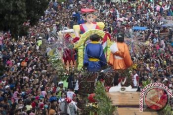 Seruyan Gelar Karnaval Mobil Hias