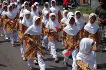 Sambut Ramadhan, Ribuan Siswa Gelar Kirab