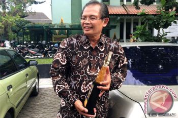 Pensiunan pegawai Pemkot Yogyakarta juarai lomba batik