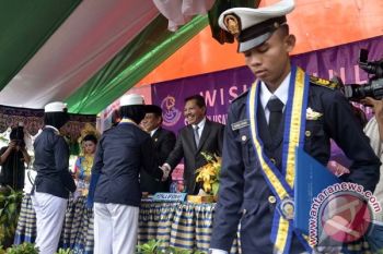 143 siswa Sekolah Usaha Perikanan Bone diwisuda 