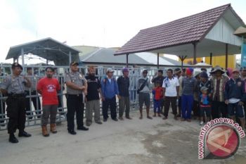 Nelayan Kumai Berdemo Minta Kompensasi Tumpahnya CPO