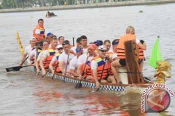 Empat Negara Ikuti Kejuaraan Perahu Naga di Kutai 