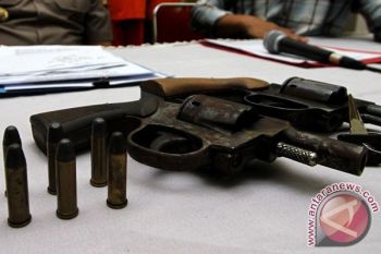 Sewakan Pistol Hasil Barang Bukti Dua Anggota Poltas Ditangkap 
