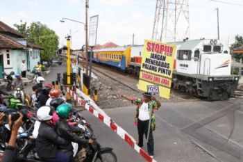 Lebaran, Pengamanan Perlintasan Kereta Api Ditingkatkan
